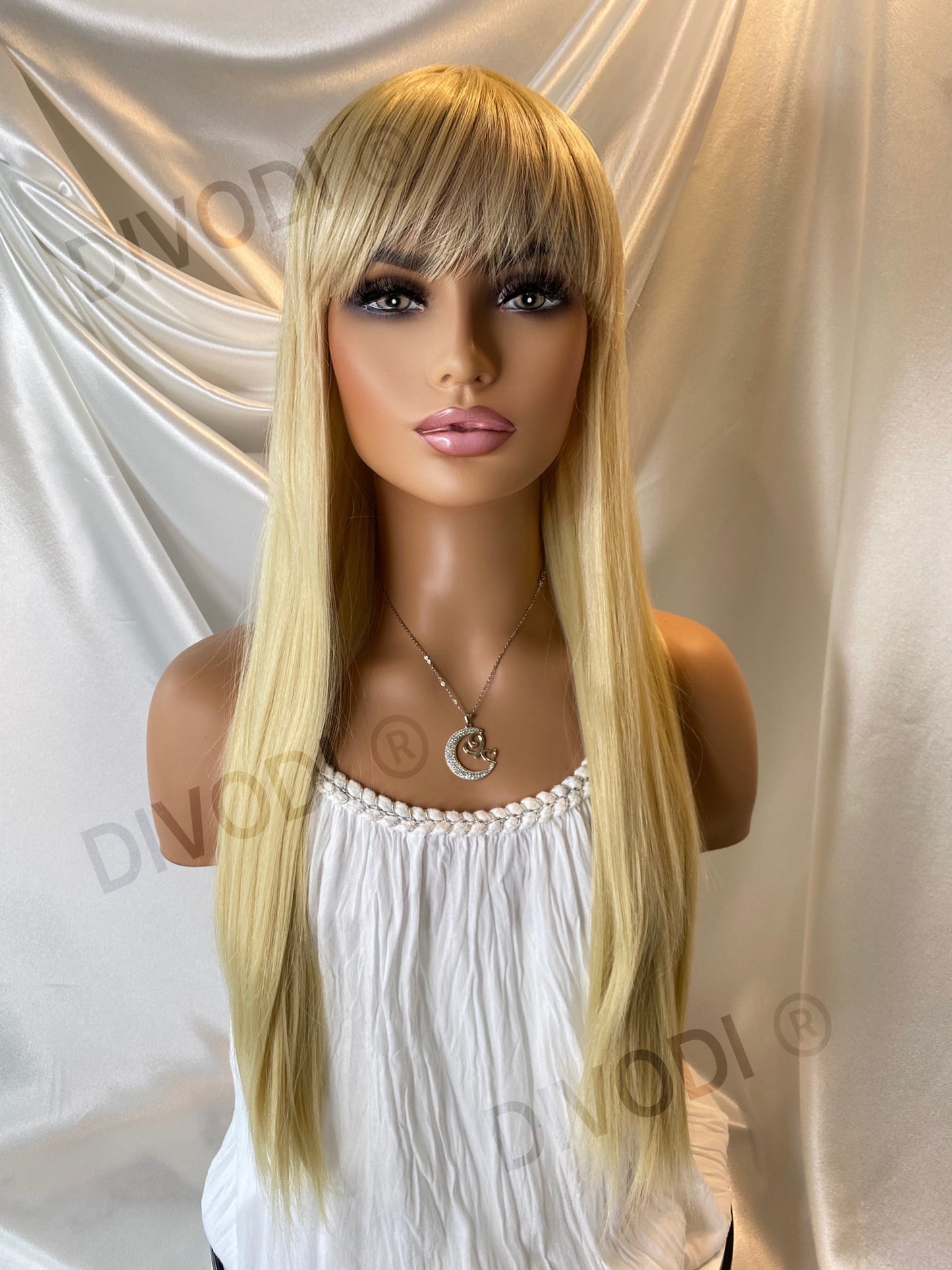 BLONDE WITH BANGS